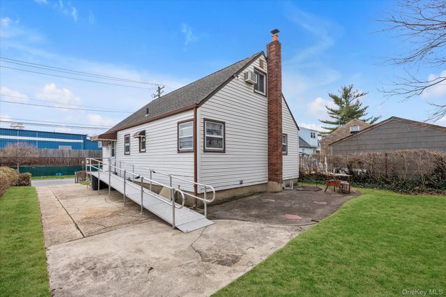 20 Hunter Avenue, Valley Stream, NY 11580