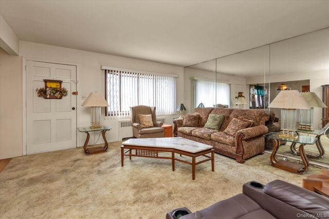 20 Hunter Avenue, Valley Stream, NY 11580