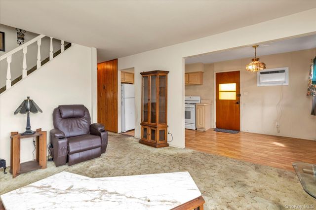 20 Hunter Avenue, Valley Stream, NY 11580