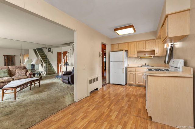 20 Hunter Avenue, Valley Stream, NY 11580