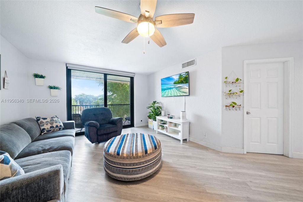 10551 W Broward Blvd 408, Plantation, FL 33324