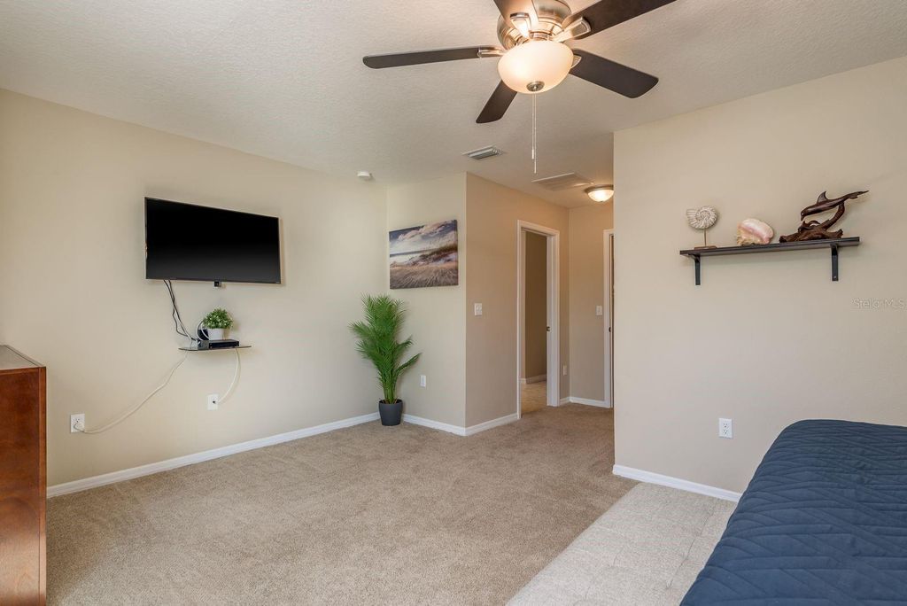 Image 13 of property listing at 10493 WHITTINGTON COURT, Largo, FL 33773