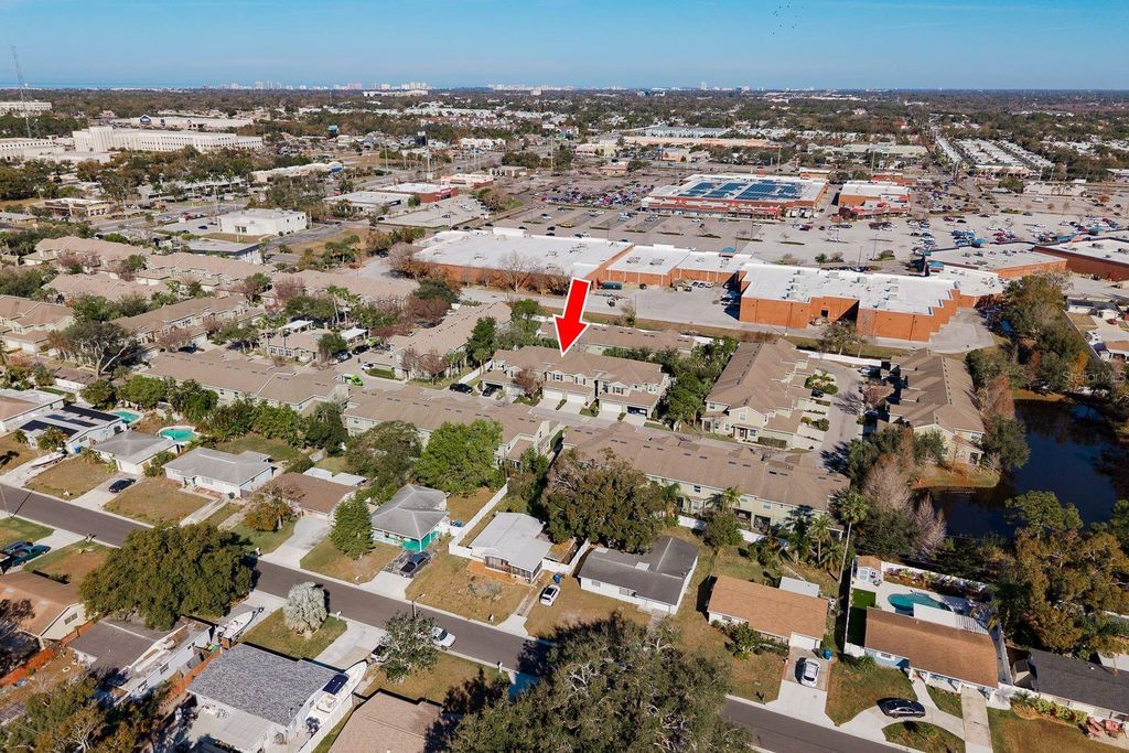 Image 30 of property listing at 10493 WHITTINGTON COURT, Largo, FL 33773