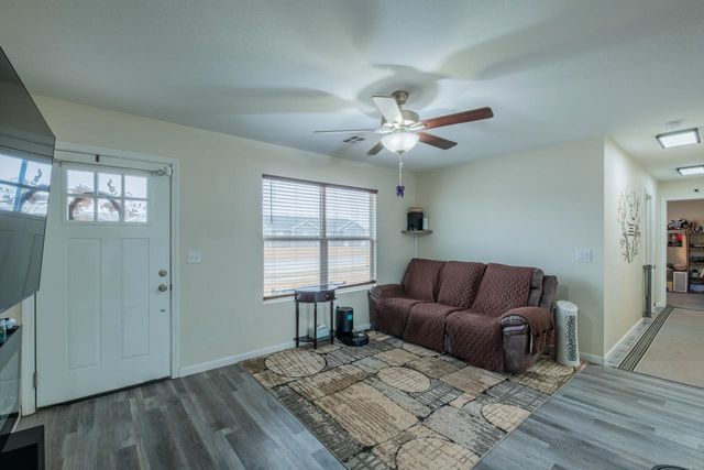 1115 Nautical Dr, Salina, KS 67401