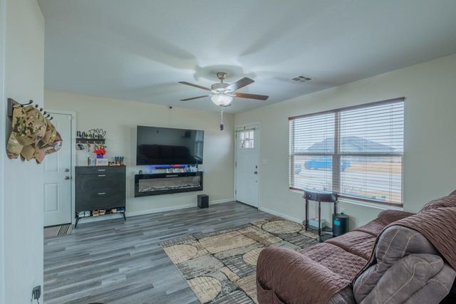 1115 Nautical Dr, Salina, KS 67401