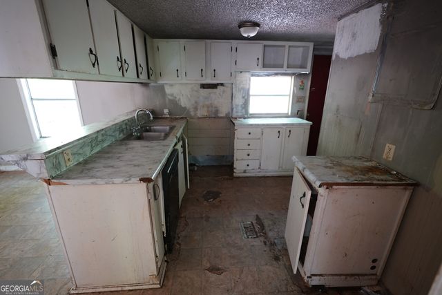 300 Jackson Road, Cleveland, GA 30528