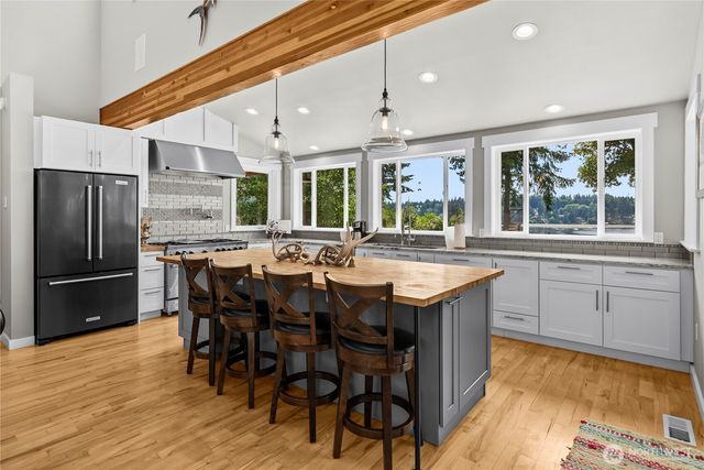 458 E Stretch Island Road S, Grapeview, WA 98546