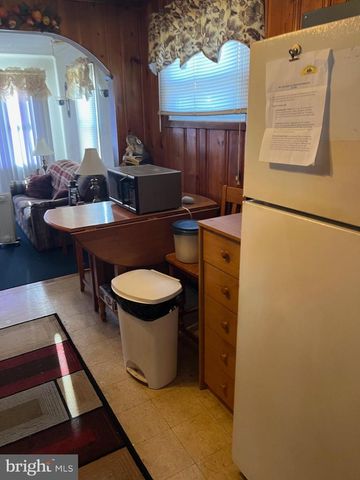 21 MIDWAY DR, Earleville, MD 21919