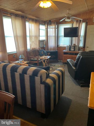 21 MIDWAY DR, Earleville, MD 21919