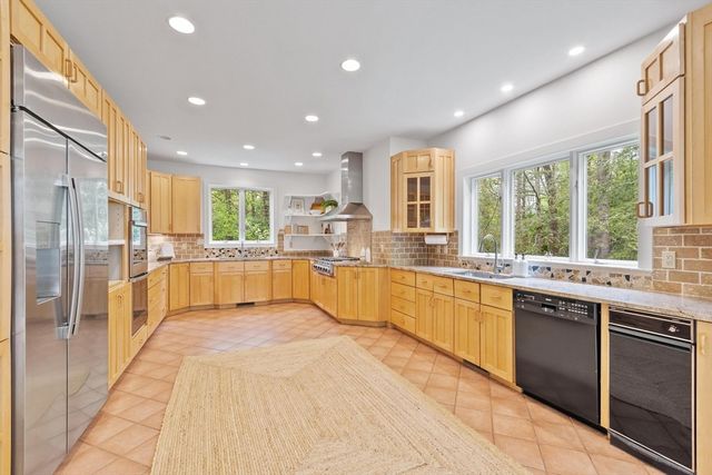 315 Nagog Hill Rd, Acton, MA 01720