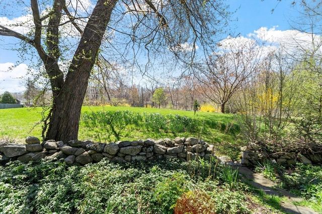 315 Nagog Hill Rd, Acton, MA 01720
