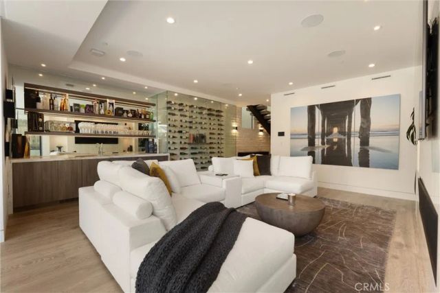 324 18th Street, Manhattan Beach, CA 90266