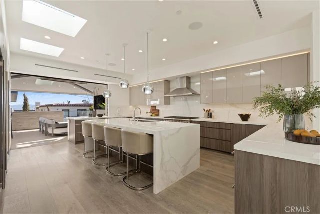 324 18th Street, Manhattan Beach, CA 90266