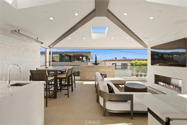 324 18th Street, Manhattan Beach, CA 90266