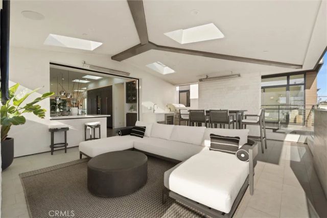 324 18th Street, Manhattan Beach, CA 90266