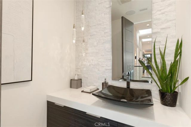 324 18th Street, Manhattan Beach, CA 90266