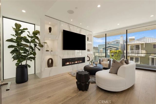 324 18th Street, Manhattan Beach, CA 90266