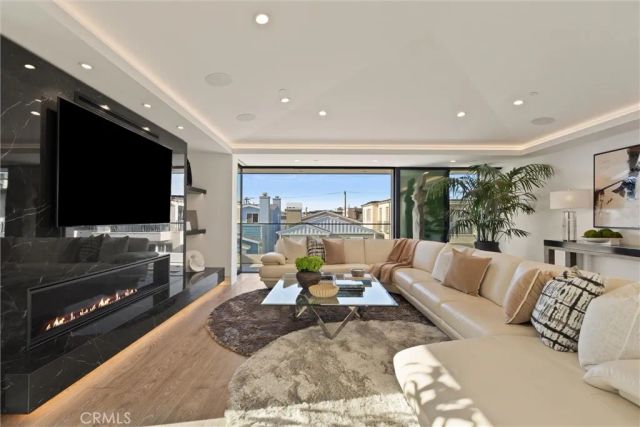 324 18th Street, Manhattan Beach, CA 90266