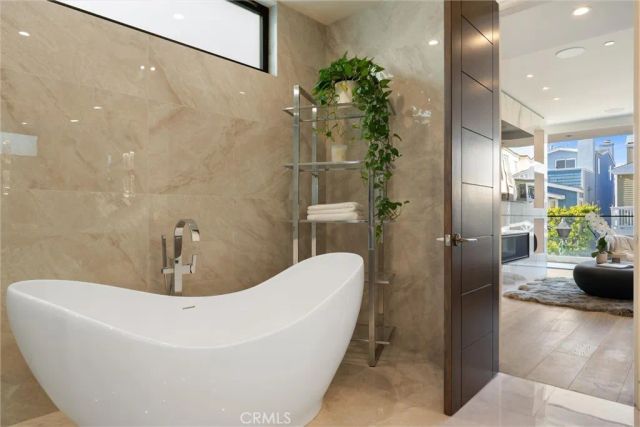 324 18th Street, Manhattan Beach, CA 90266