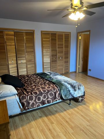 6812 Maple Court, Bridgeview, IL 60455