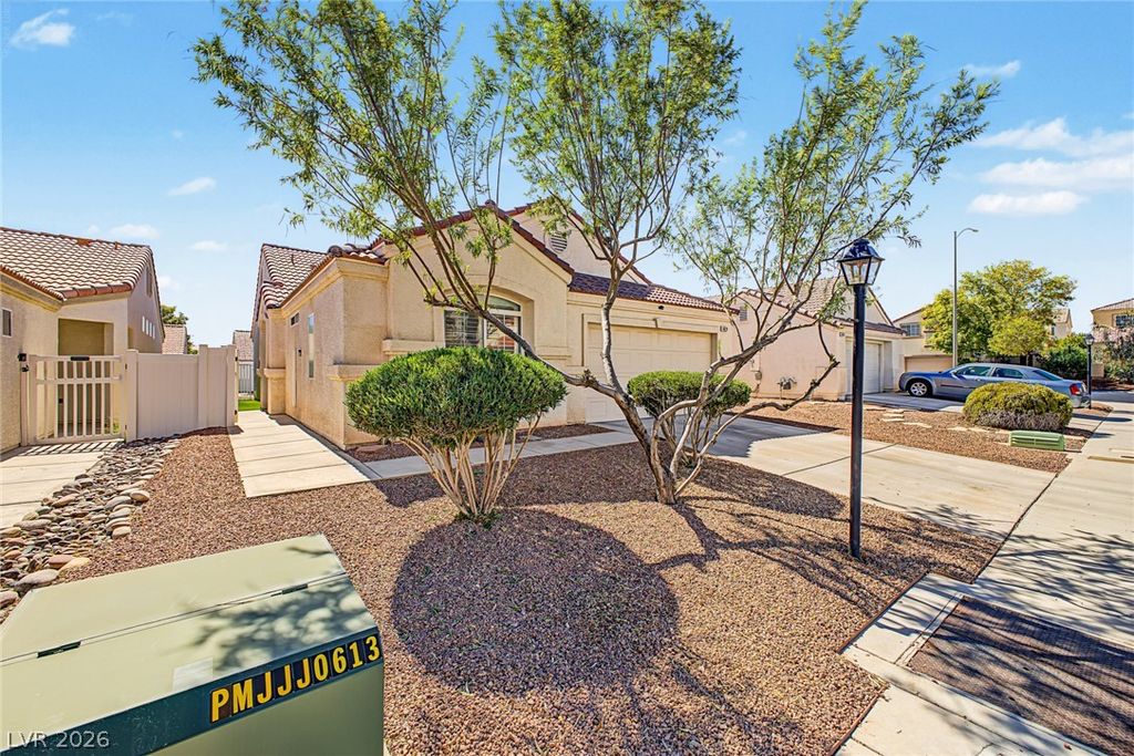 629 Lava Beds Way, North Las Vegas, NV 89084 — photo 2