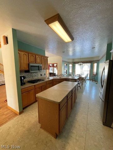 20 Marko Lane, Brooklyn Heights, OH 44131