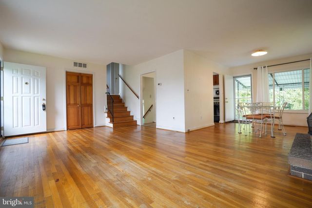 1073 SOUTHRIDGE RD, Baltimore, MD 21228