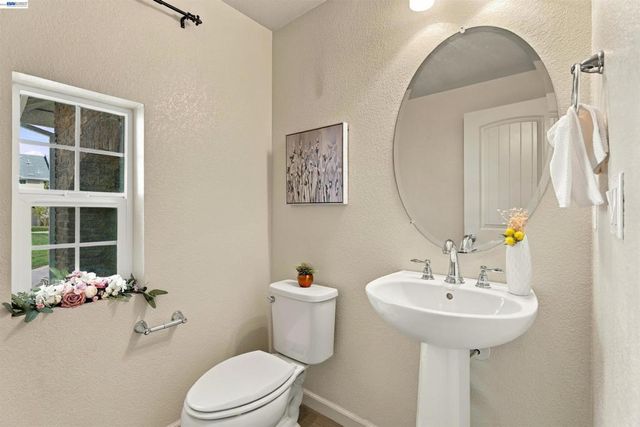 1744 Catalina Ct, Livermore, CA 94550
