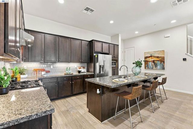 1744 Catalina Ct, Livermore, CA 94550