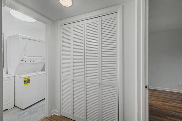 420 Walton Ln Apt J39, Madison, TN 37115