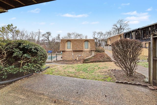 420 Walton Ln Apt J39, Madison, TN 37115