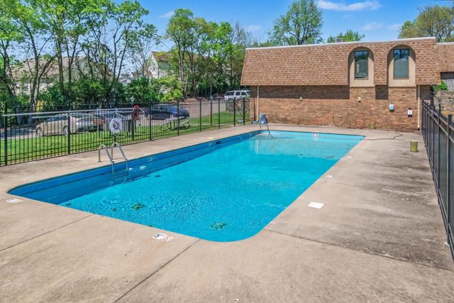 420 Walton Ln Apt J39, Madison, TN 37115