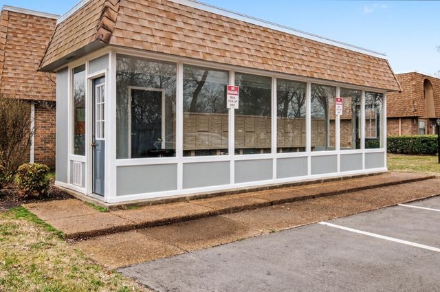 420 Walton Ln Apt J39, Madison, TN 37115