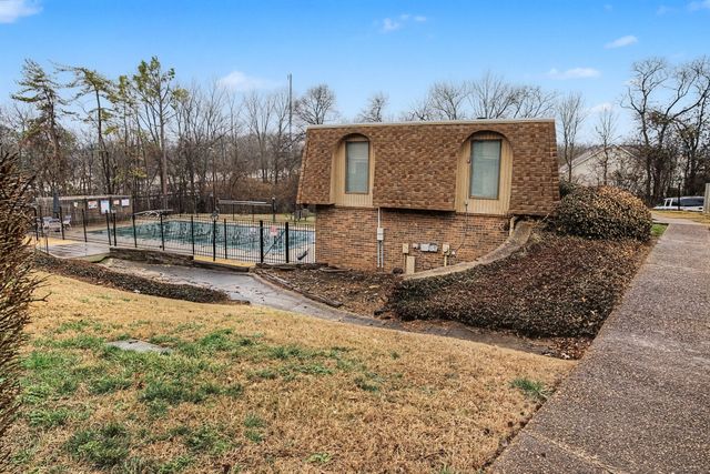 420 Walton Ln Apt J39, Madison, TN 37115