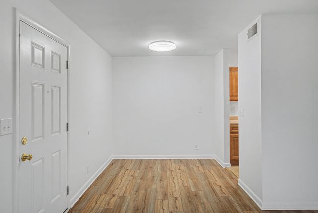 420 Walton Ln Apt J39, Madison, TN 37115