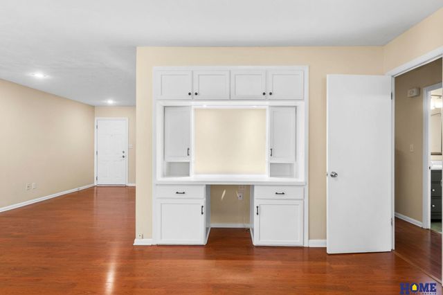 1857 Rusty Lane, Lincoln, NE 68506