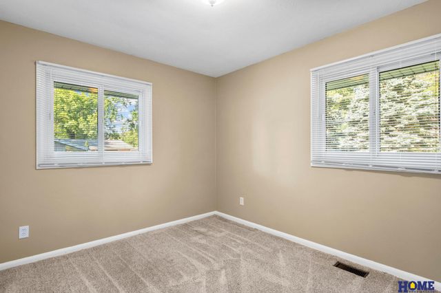 1857 Rusty Lane, Lincoln, NE 68506