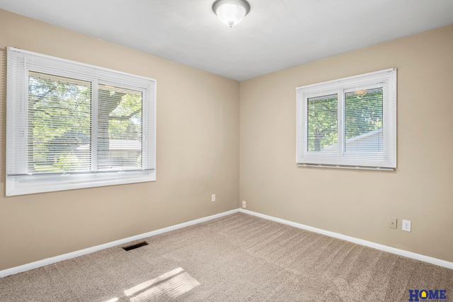 1857 Rusty Lane, Lincoln, NE 68506