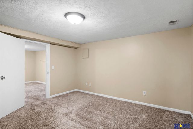 1857 Rusty Lane, Lincoln, NE 68506