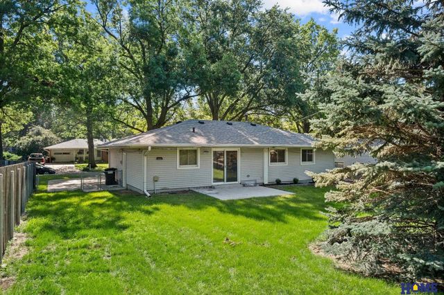 1857 Rusty Lane, Lincoln, NE 68506