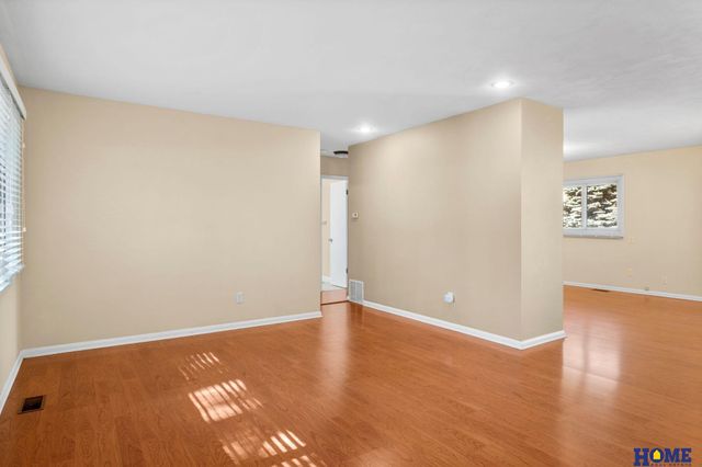 1857 Rusty Lane, Lincoln, NE 68506