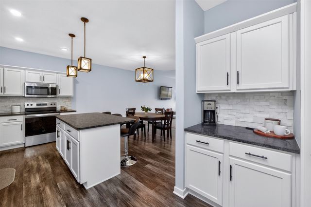 561 10th Street, Waukee, IA 50263