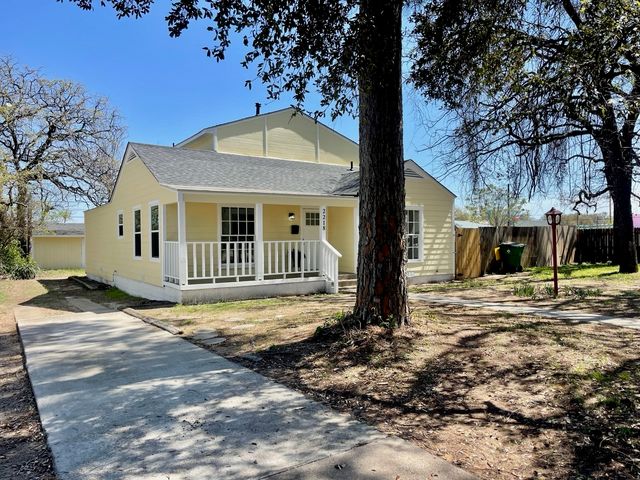 2218 Owens Street, Haltom City, TX 76117