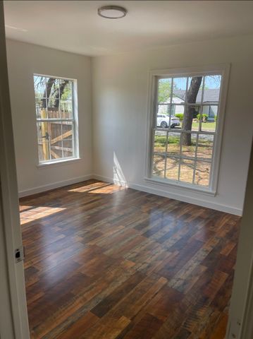 2218 Owens Street, Haltom City, TX 76117