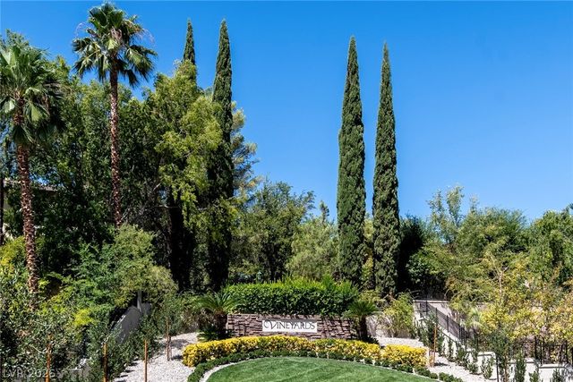 1204 Moselle Court, Las Vegas, NV 89144