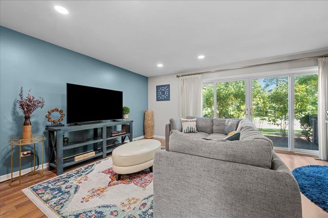60 N Park Boulevard, Glen Ellyn, IL 60137