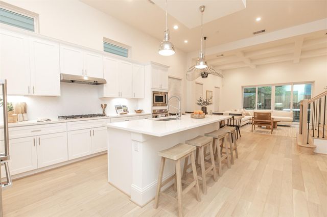 826 Nadine Street, Houston, TX 77009