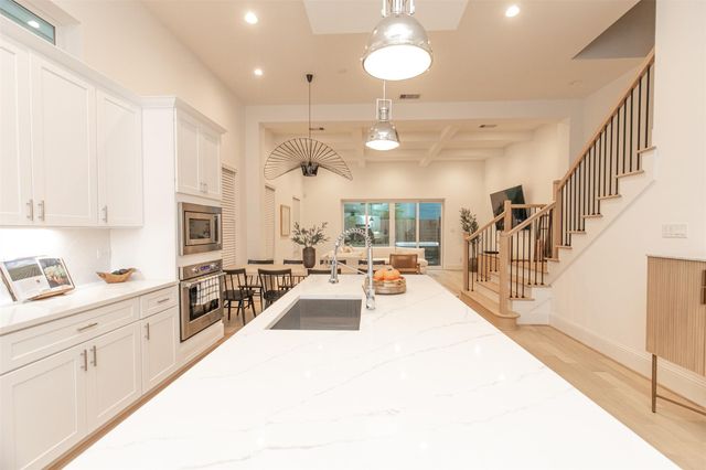 826 Nadine Street, Houston, TX 77009