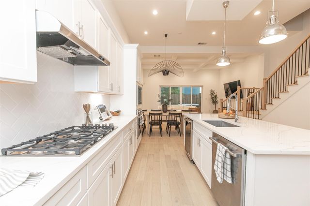 826 Nadine Street, Houston, TX 77009