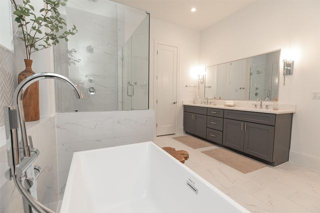 826 Nadine Street, Houston, TX 77009